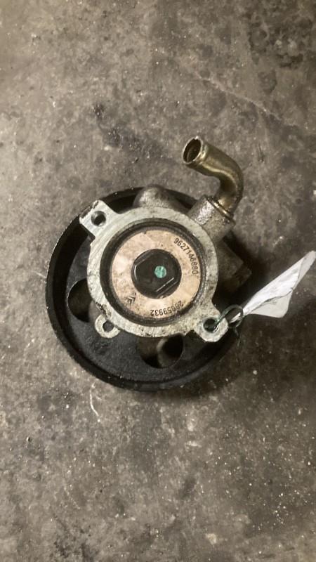 Pompe de direction PEUGEOT 306  - 1