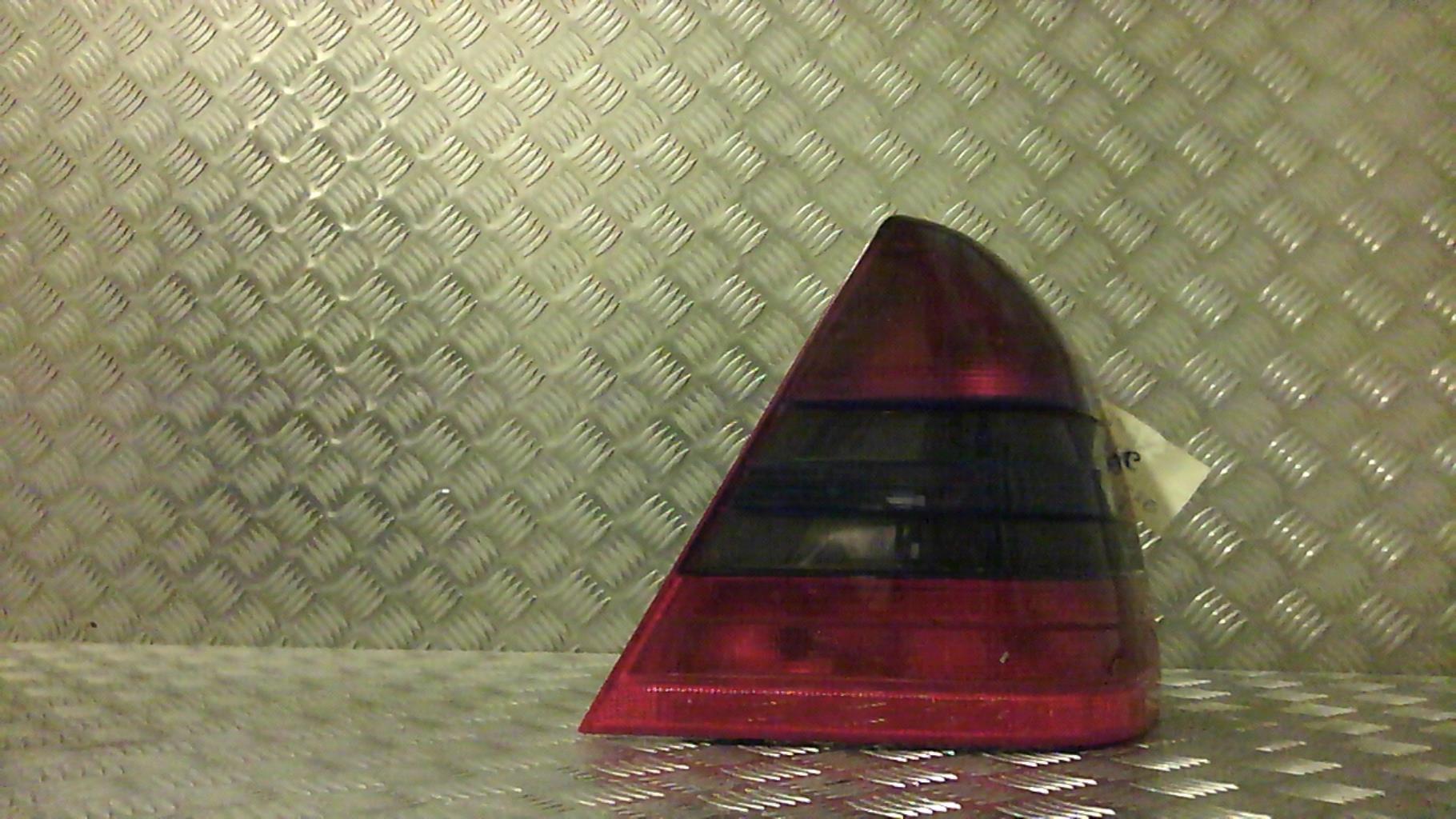 Fanale posteriore principale sinistro (luci) MERCEDES CLASSE C 202 PHASE 2 Diésel - 1