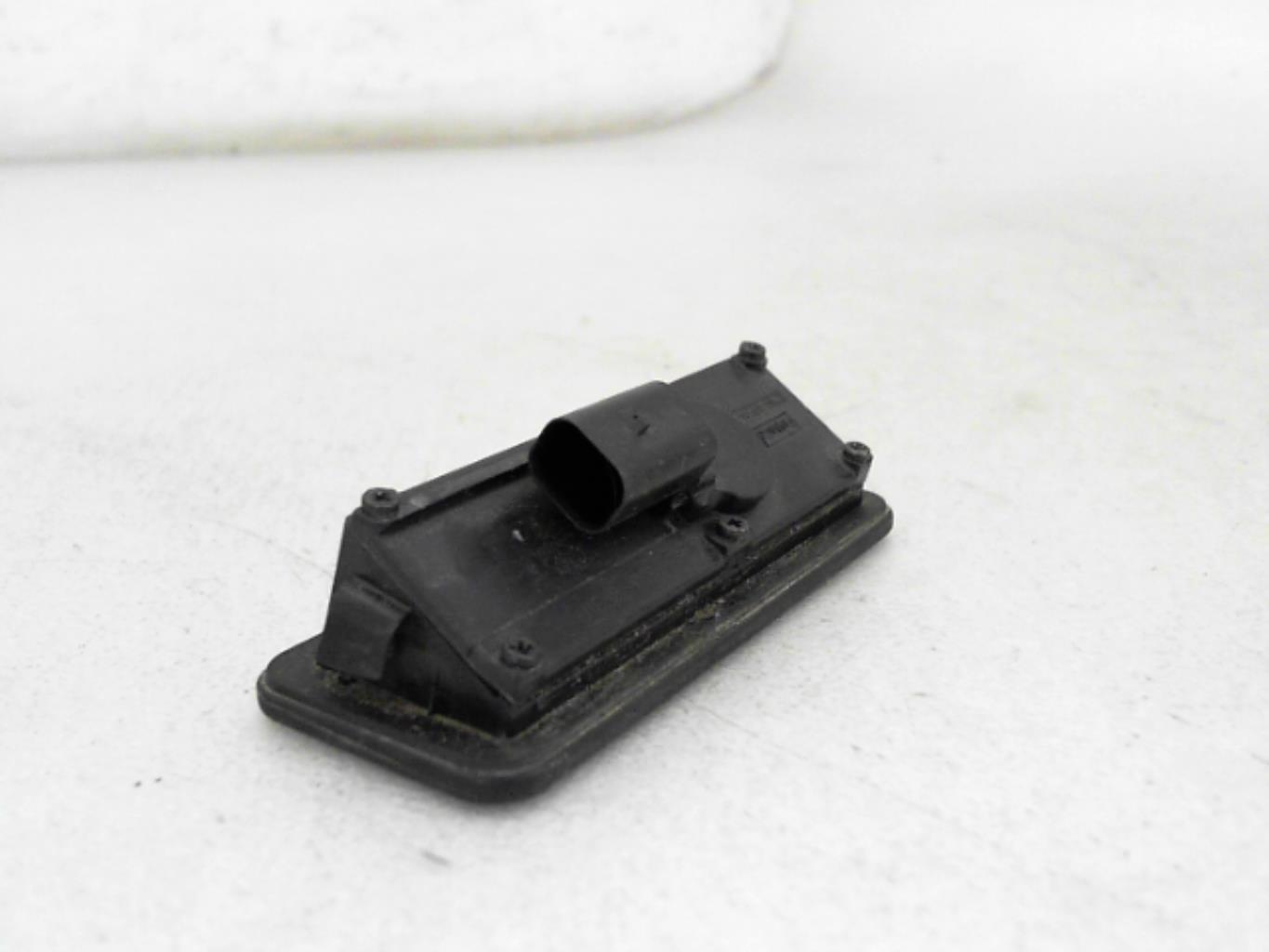 Bouton de coffre FORD MONDEO 4 Essence/Hybride - 1
