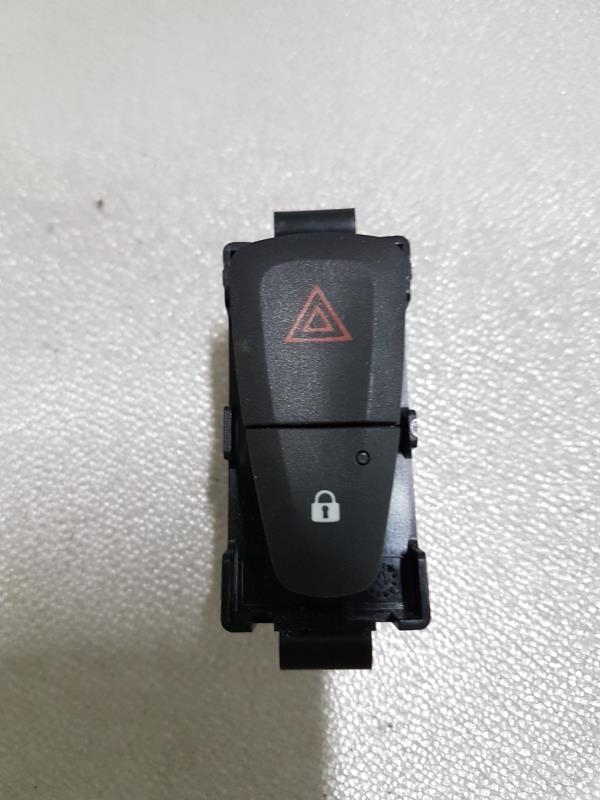 Bouton de warning DACIA SANDERO 2 PHASE 1 Essence - 1