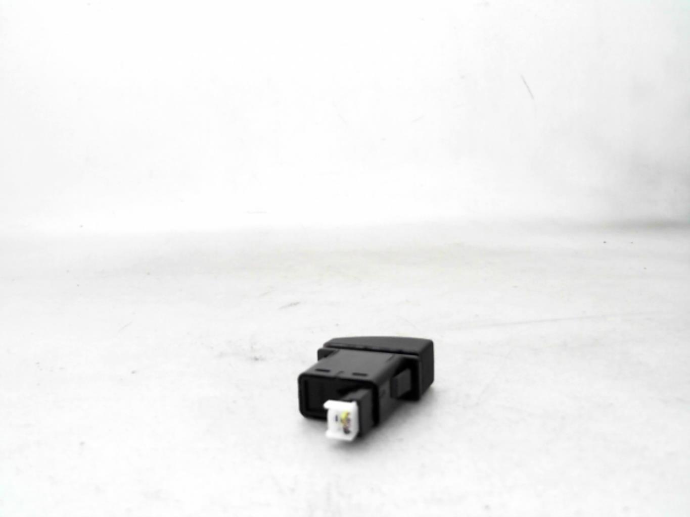 Bouton de warning MAZDA 6 3 PHASE 1 BREAK Diesel - 1