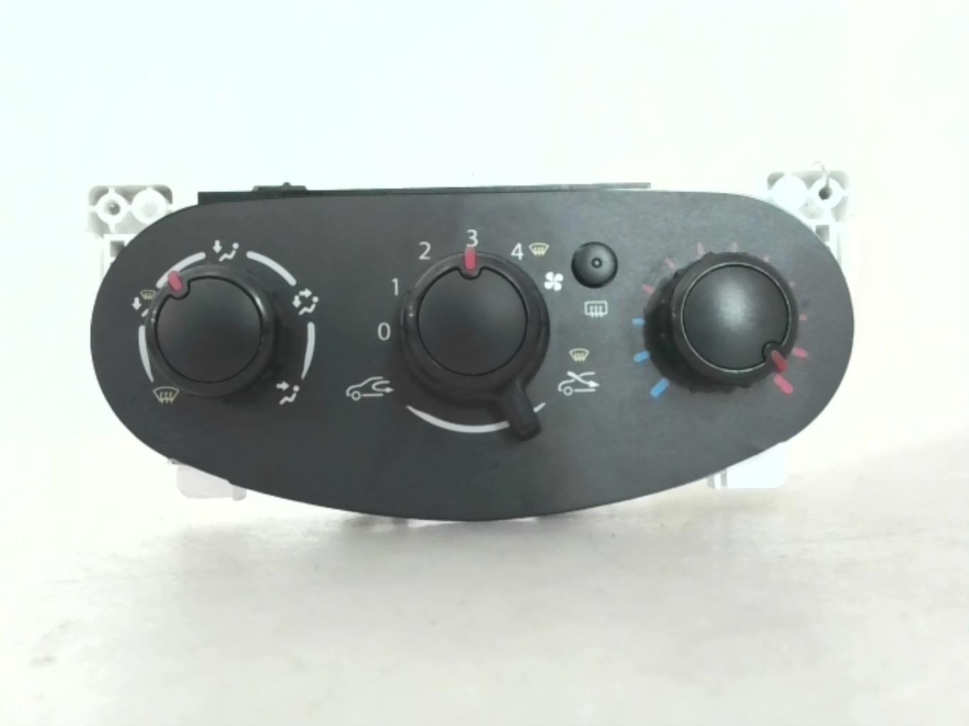 Commande chauffage RENAULT TWINGO 3 PHASE 1 Essence - 1