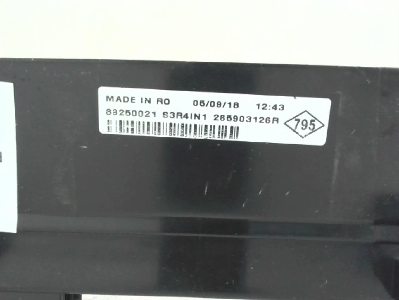 Feu arriere stop central RENAULT TWINGO 3 PHASE 1 Essence - 1