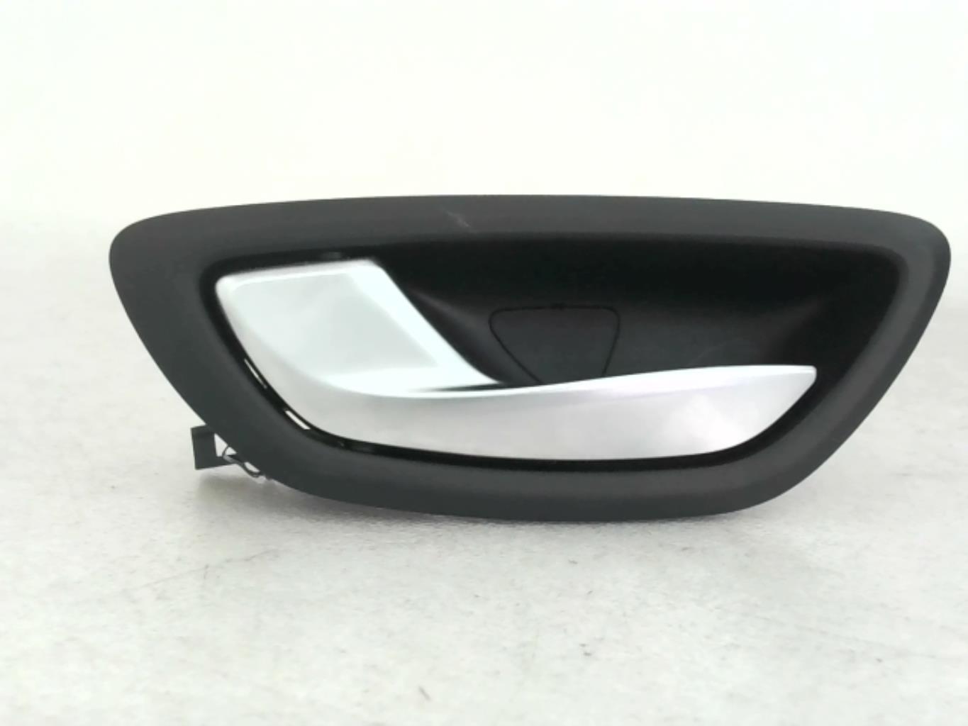Poignee interieur avant gauche RENAULT MEGANE 4 PHASE 1 BREAK  - 1