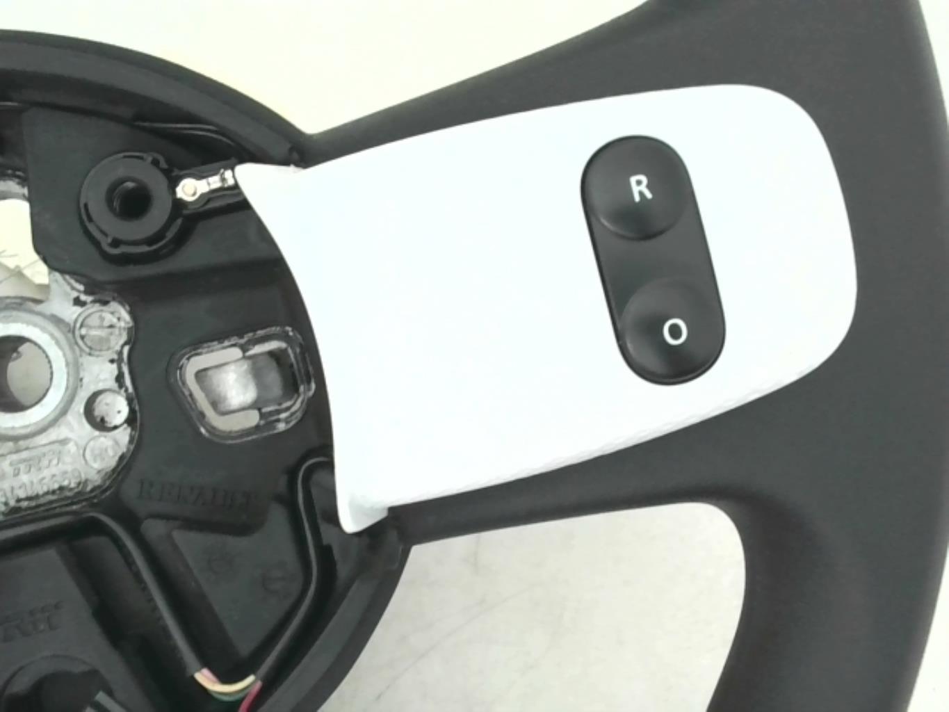 Volant RENAULT TWINGO 3 PHASE 1 Essence - 1