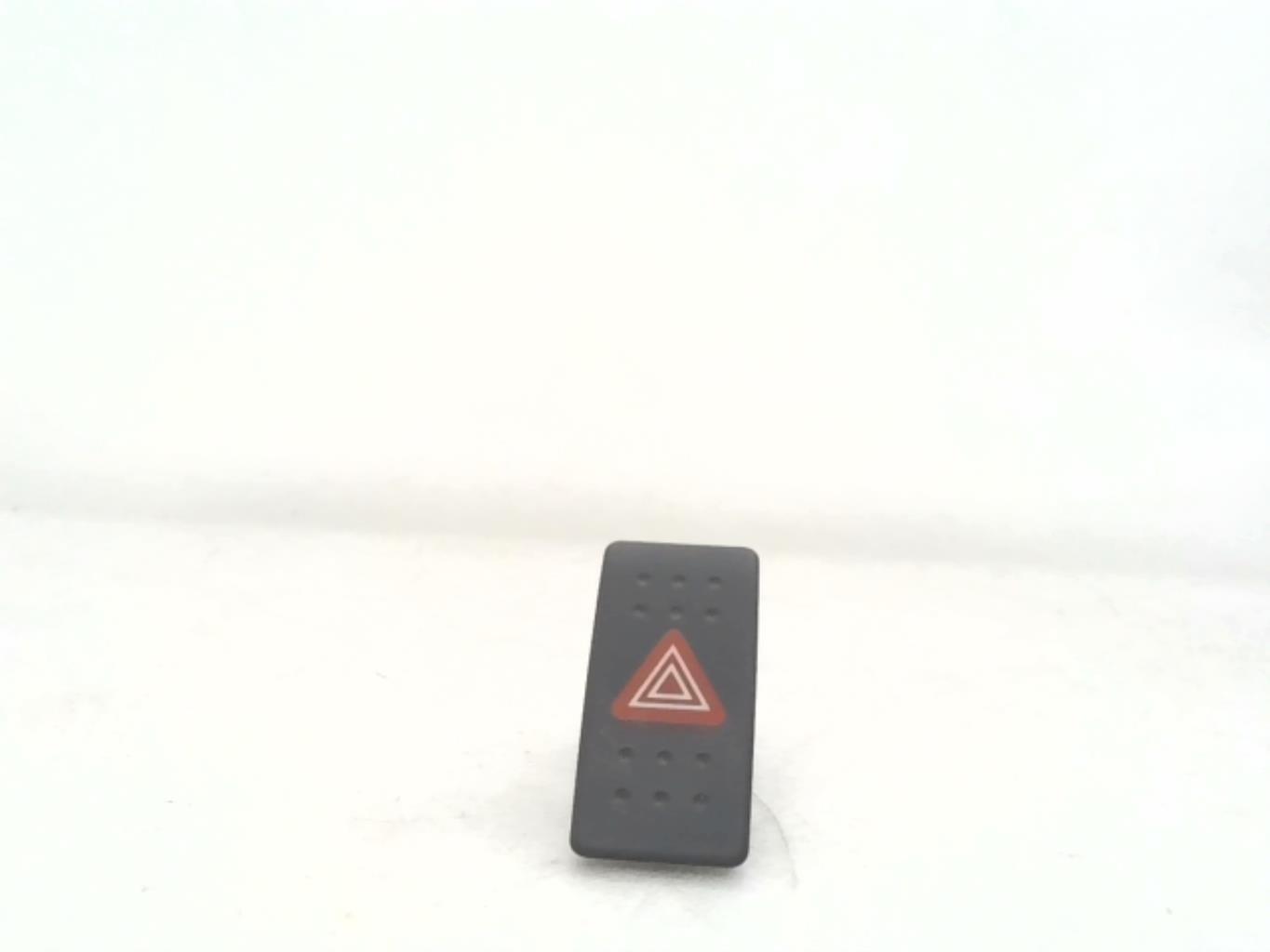 Bouton de warning SUZUKI SWIFT 3 Essence - 1
