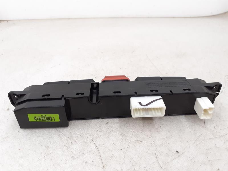 Interruttore luci emergenza KIA CEE-D 1 SPORT WAGON PHASE 2 BREAK Gasolina - 1