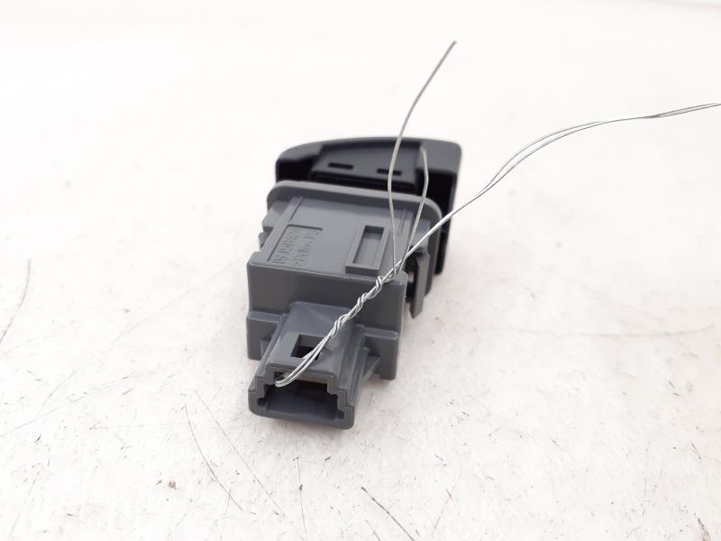 Bouton de warning TOYOTA C-HR Essence/Hybride - 1