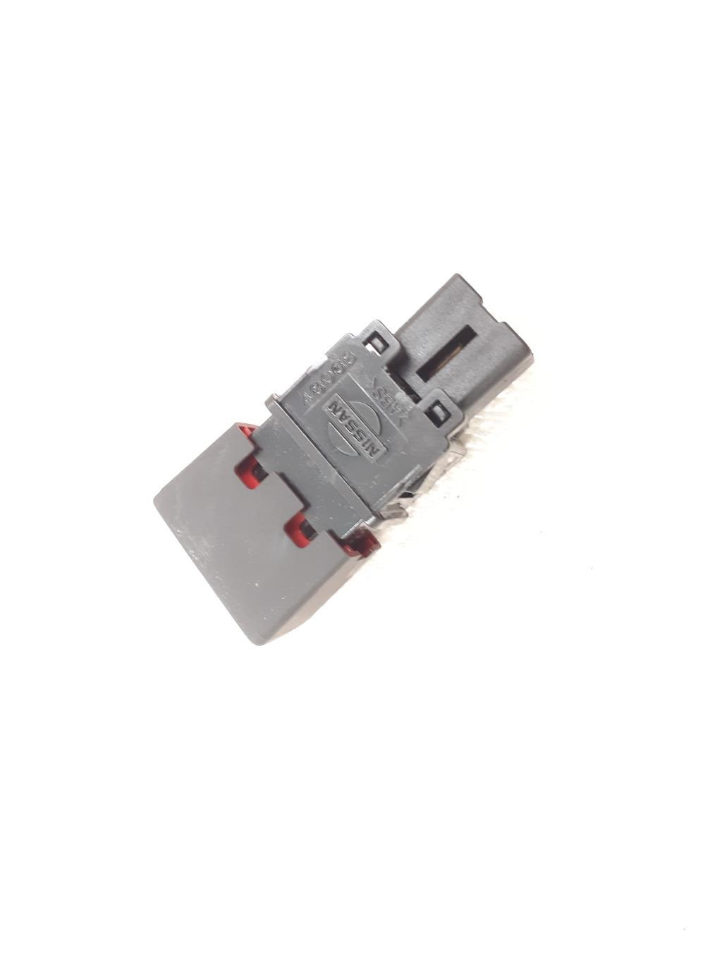 Bouton de warning NISSAN NOTE 2 Diesel - 1