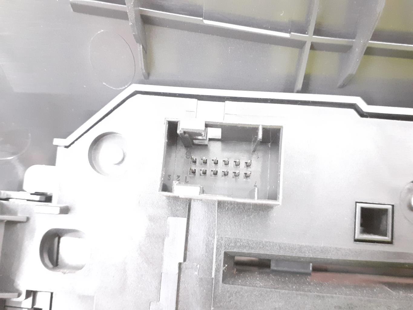 Bouton de warning PEUGEOT 308 2 PHASE 1 Diesel - 1