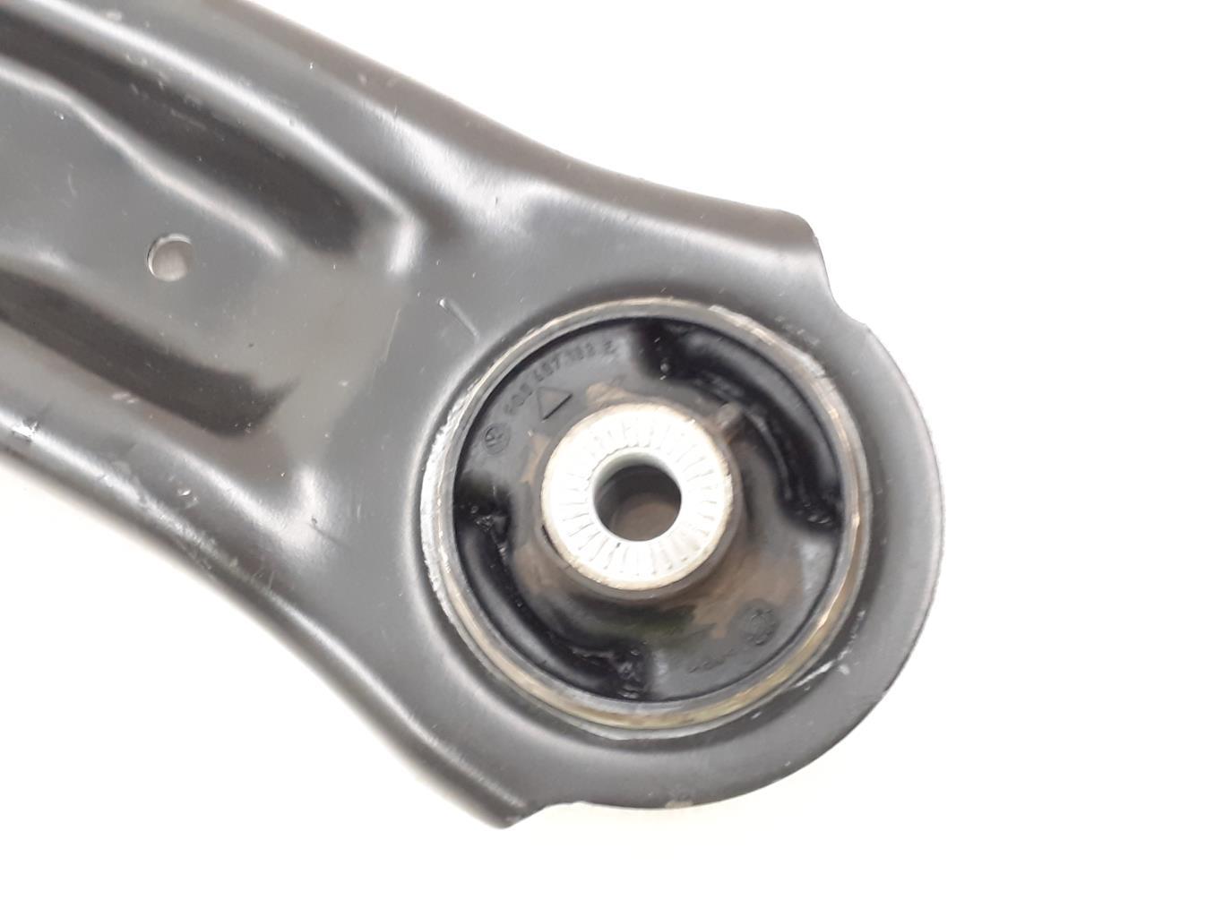 Triangolo inferiore anteriore sinistro VOLKSWAGEN PASSAT 7 PHASE 1 Gasolina/Híbrido - 1