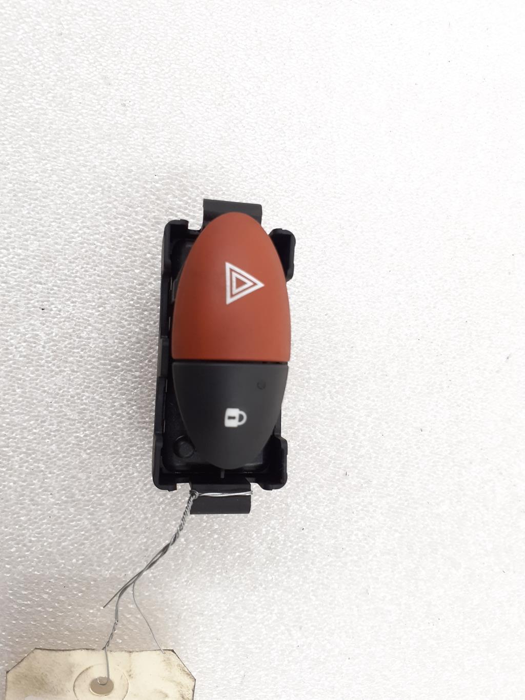 Bouton de warning RENAULT TWINGO 2 PHASE 1 Diesel - 1