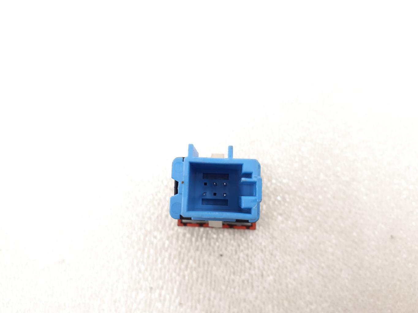 Bouton de warning VOLKSWAGEN POLO 5 PHASE 2 Diesel - 1