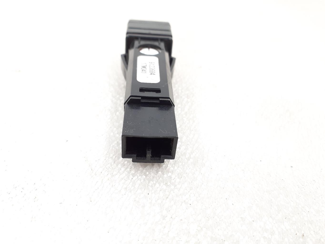 Bouton de warning VOLVO XC 60 1 PHASE 2 Diesel - 1