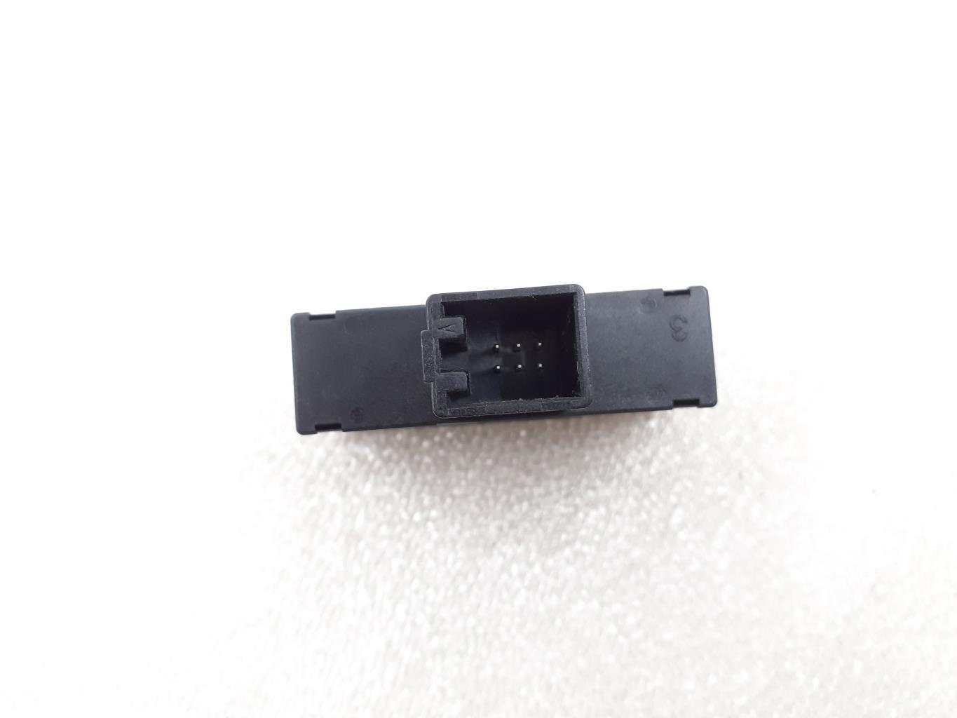Bouton de warning VOLKSWAGEN PASSAT 6 BREAK Diesel - 1