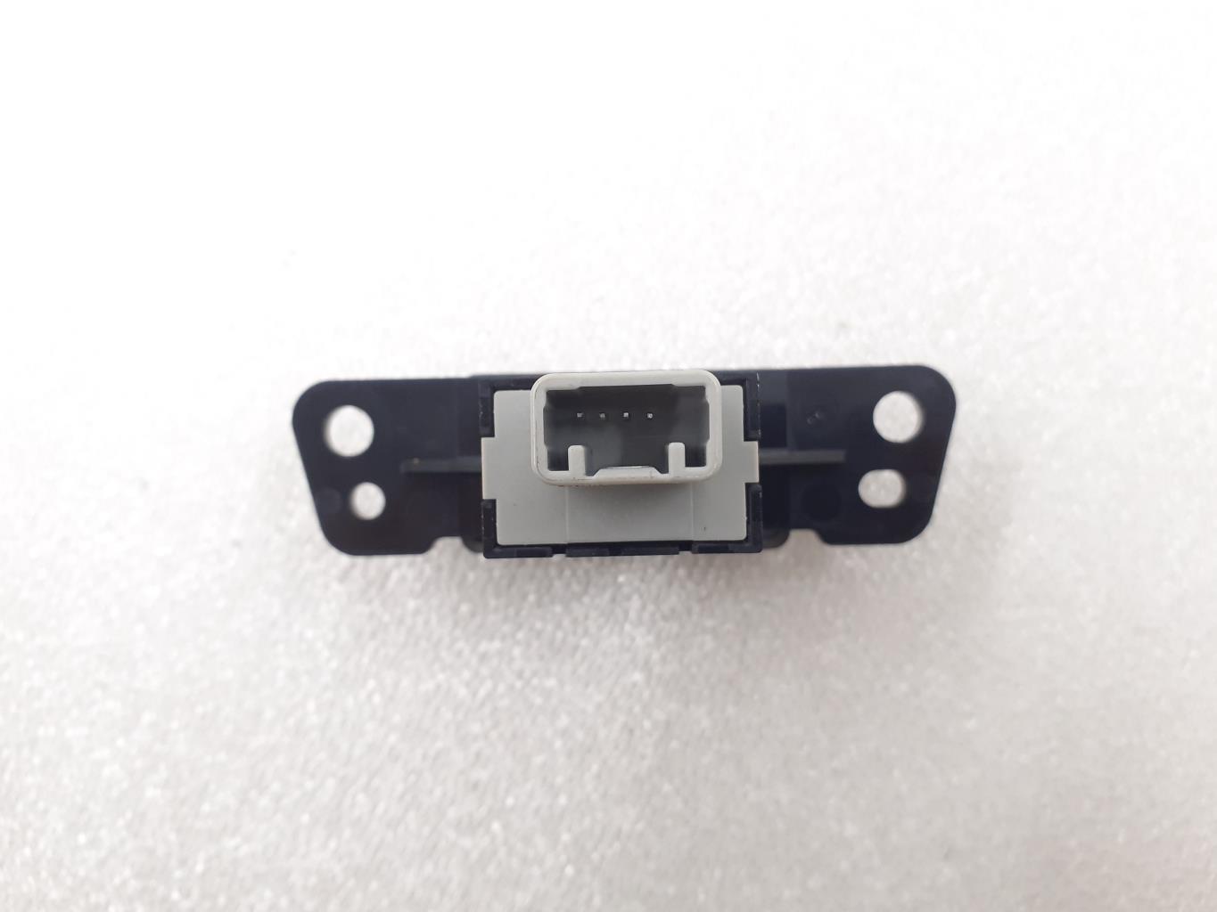 Bouton de warning MITSUBISHI OUTLANDER 4 Essence/Hybride - 1