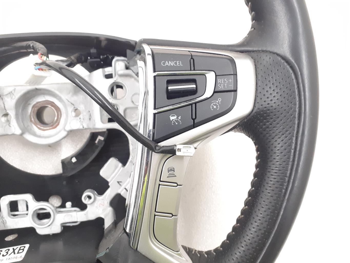 Volant MITSUBISHI OUTLANDER 4 Essence/Hybride - 1