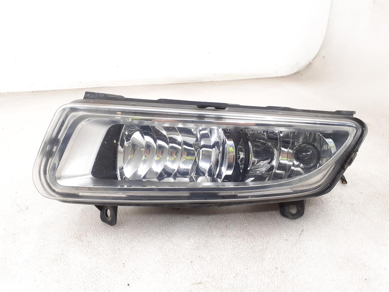 Fendinebbia sinistro (luce) VOLKSWAGEN POLO 5 PHASE 1 Gasolina - 1