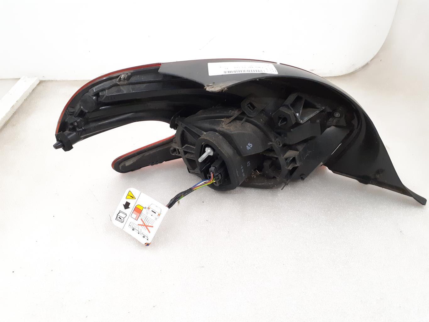 Fanale posteriore principale destro (luci) PEUGEOT 208 1 PHASE 2 Gasolina - 1