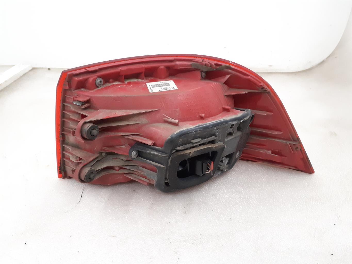Fanale posteriore principale sinistro (luci) VOLKSWAGEN PASSAT 6 BREAK Diésel - 1