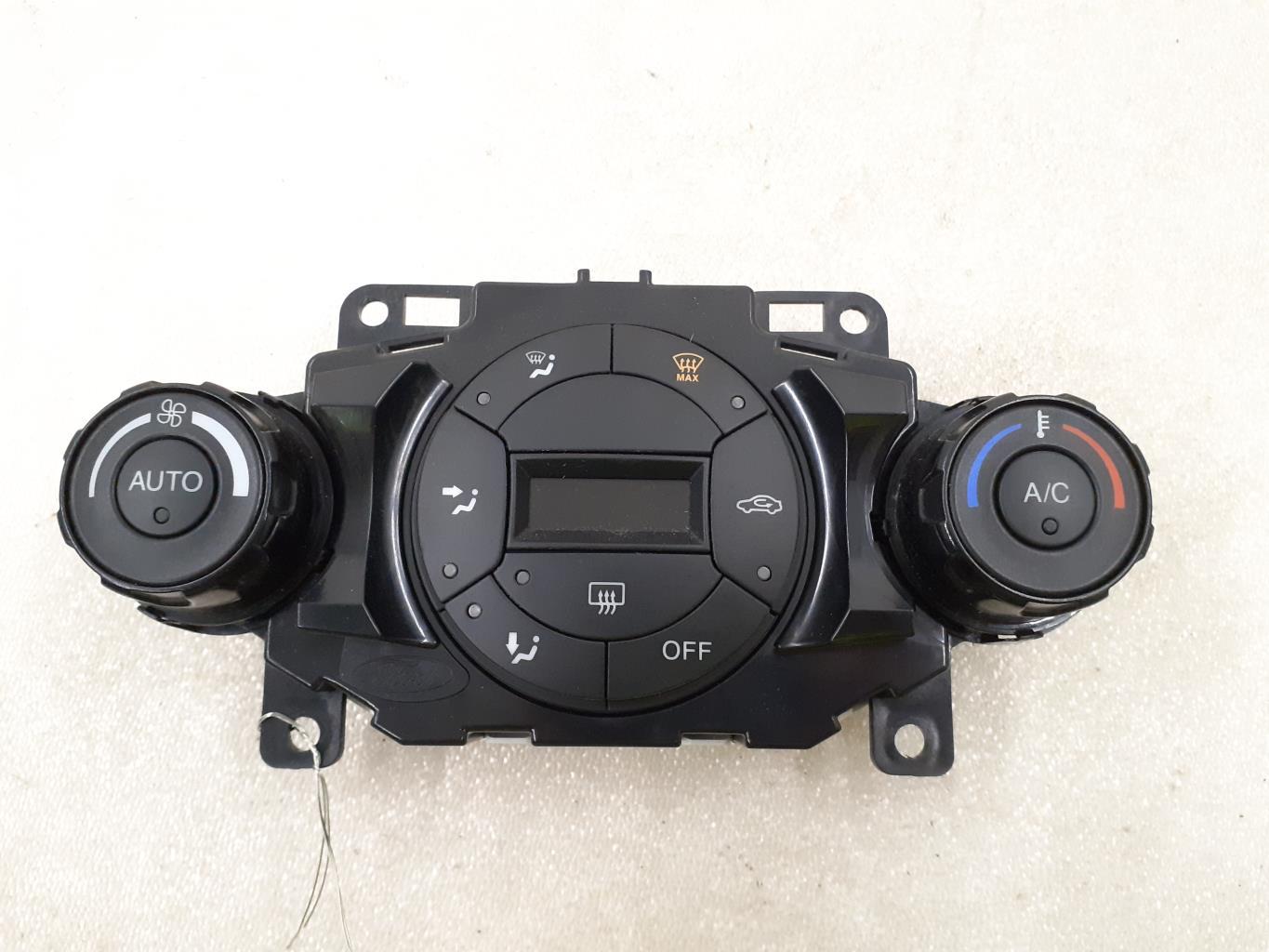 Commande chauffage FORD FIESTA 6 PHASE 1 Essence - 1