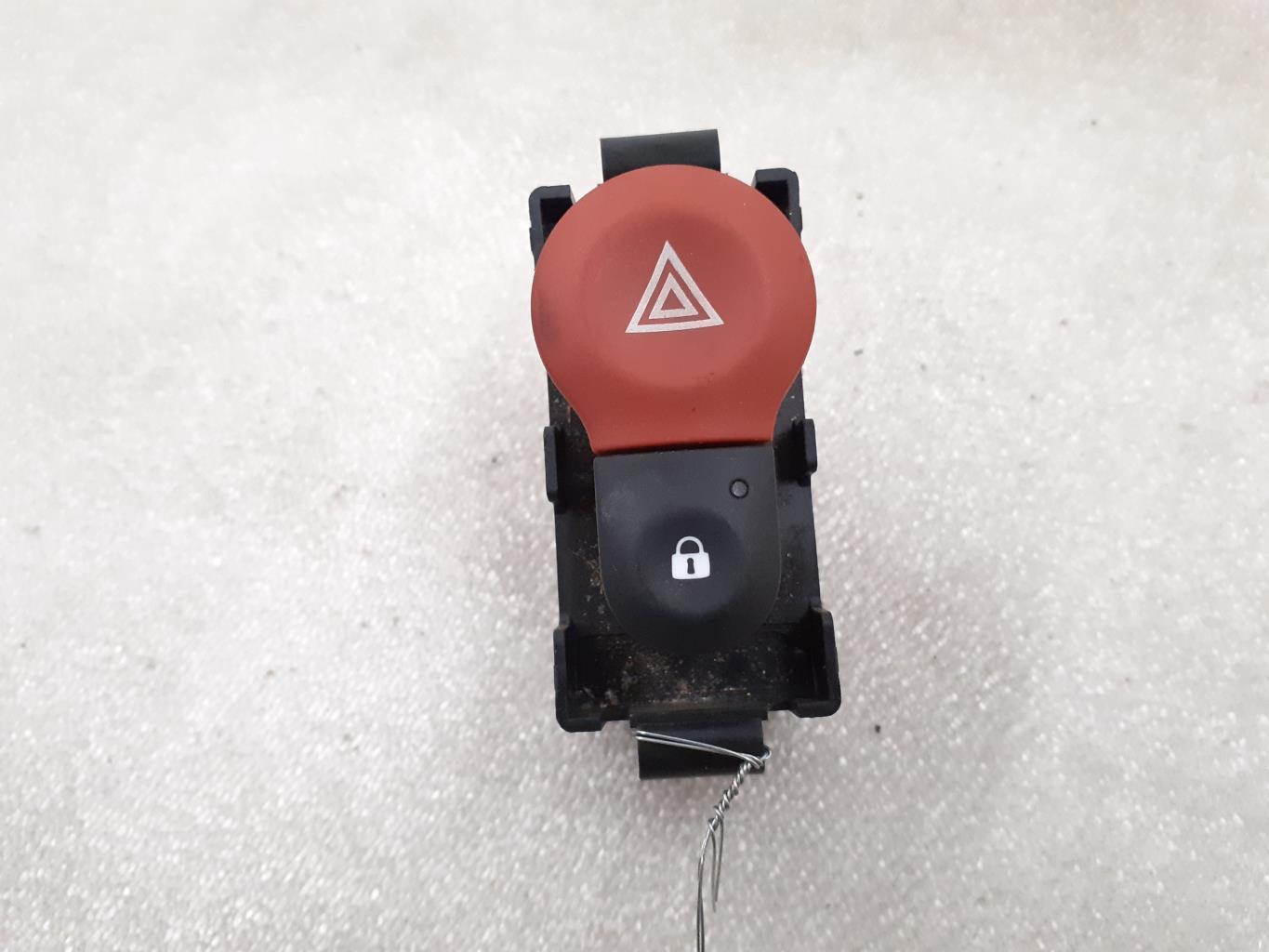 Bouton de warning RENAULT KANGOO 2 PHASE 2 Diesel - 1