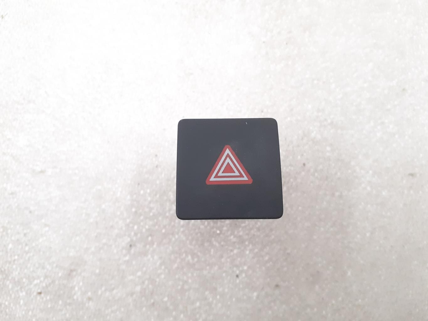 Bouton de warning AUDI Q5 2 SPORTBACK PHASE 2 Essence/Hybride - 1