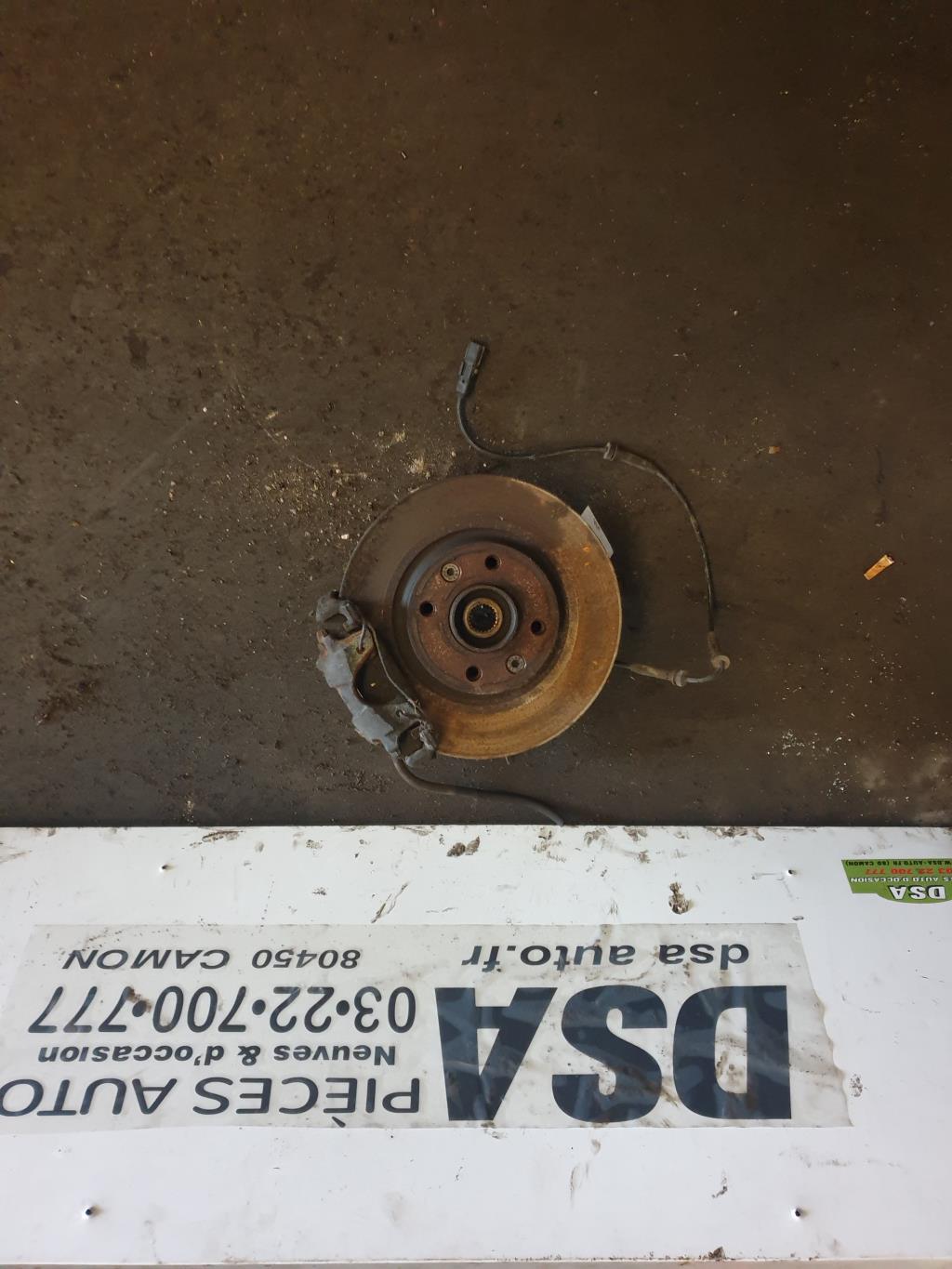 Moyeu avant droit RENAULT CLIO 4 PHASE 1 Diesel - 1