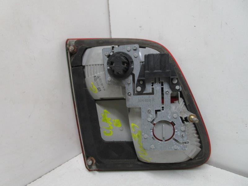 Feu arriere secondaire droit (feux) MERCEDES CLASSE E 210 PHASE 2 BREAK Essence - 1