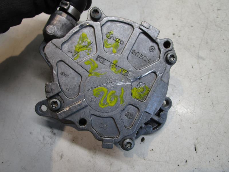 Pompe à vide AUDI A4 2  - 1