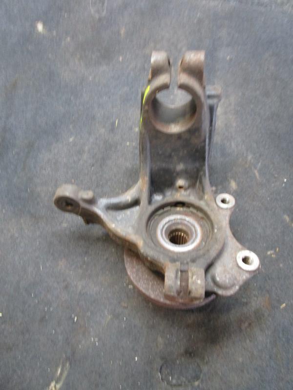 Fusee avant gauche PEUGEOT 208 1 PHASE 1 Essence - 1