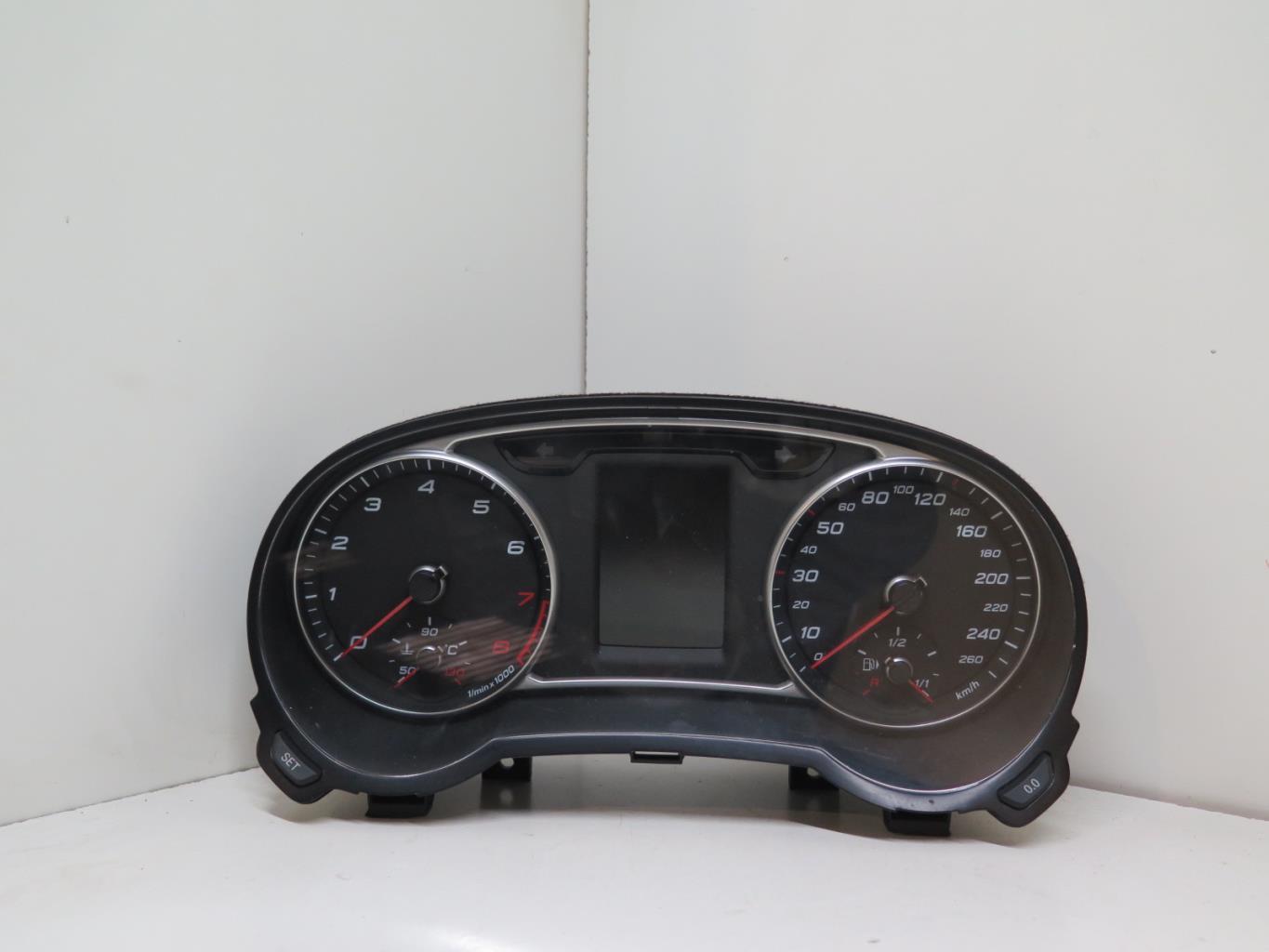 Compteur AUDI A1 1 PHASE 1 Essence - 1