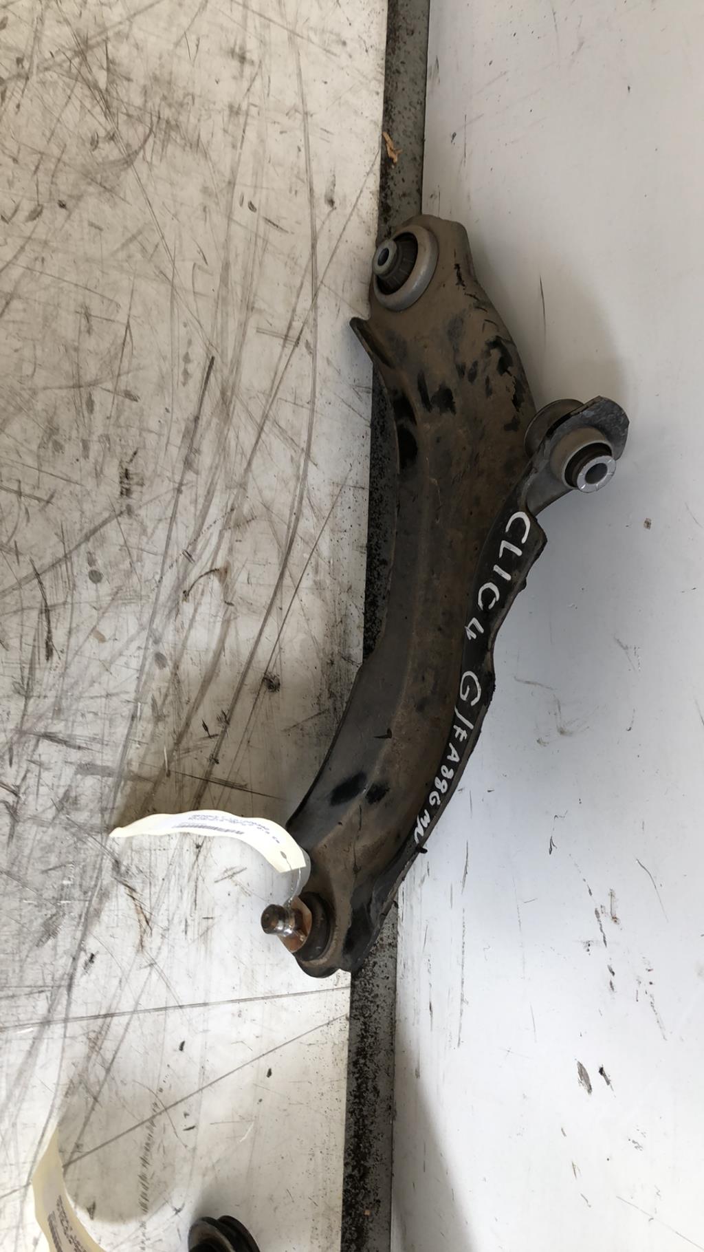 Triangle avant gauche RENAULT CLIO 4 PHASE 2 Essence - 1
