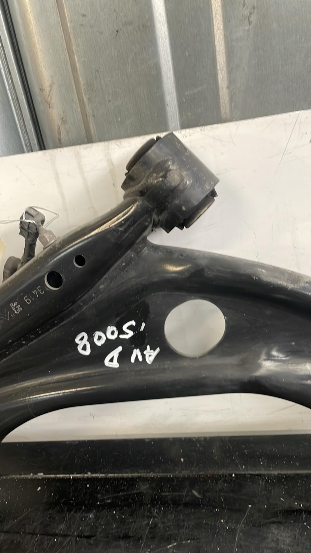 Triangle avant droit PEUGEOT 5008 2 PHASE 1 Essence - 1