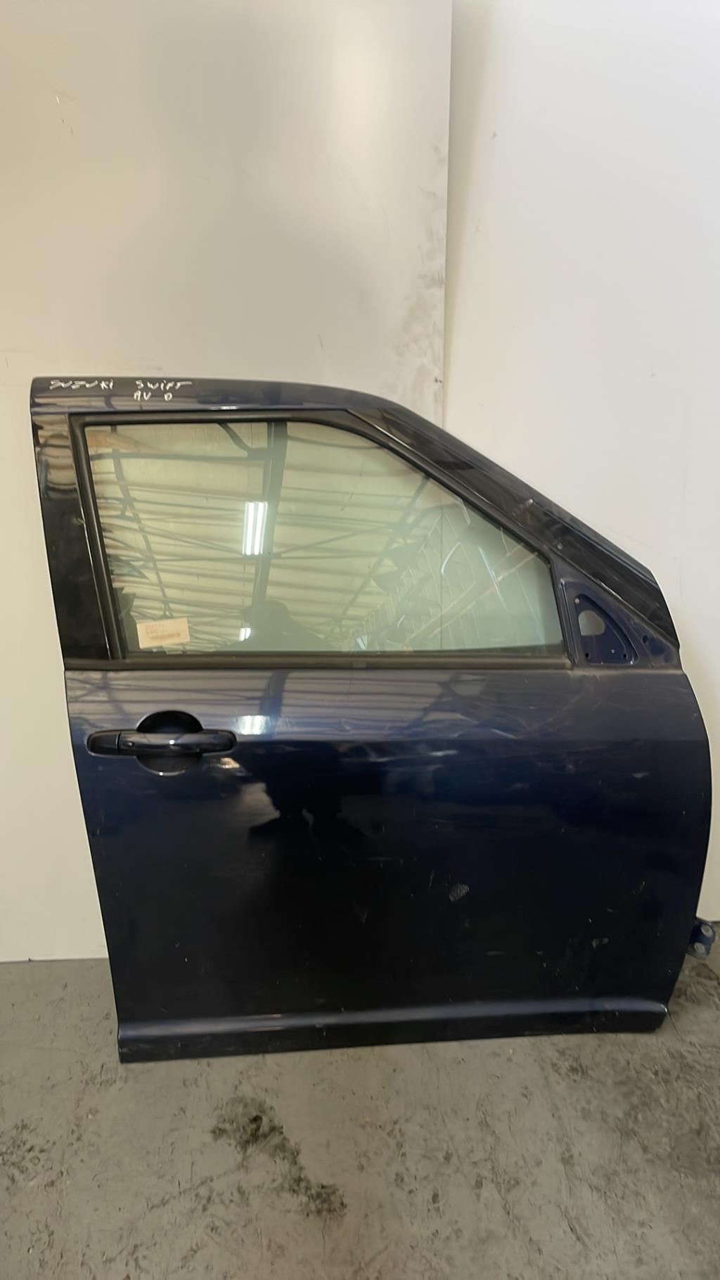 Porte avant gauche SUZUKI SWIFT 3 Diesel - 1