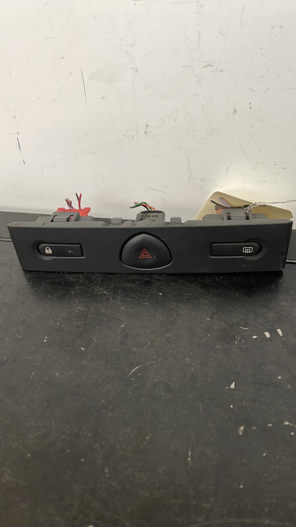 Eclairage de plafonnier RENAULT CLIO 2 CAMPUS PHASE 1 Diesel - 1