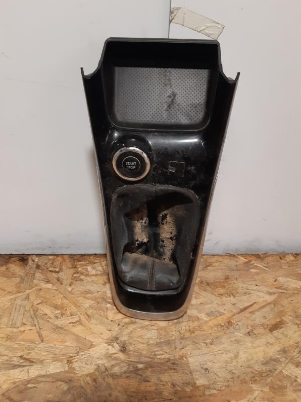 Console central (interieur plastique) NISSAN PULSAR Diesel - 1