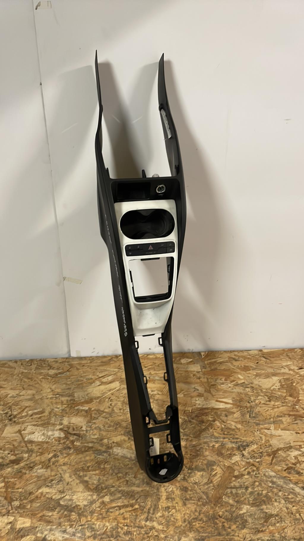 Console central (interieur plastique) SEAT IBIZA 4 PHASE 1 Diesel - 1
