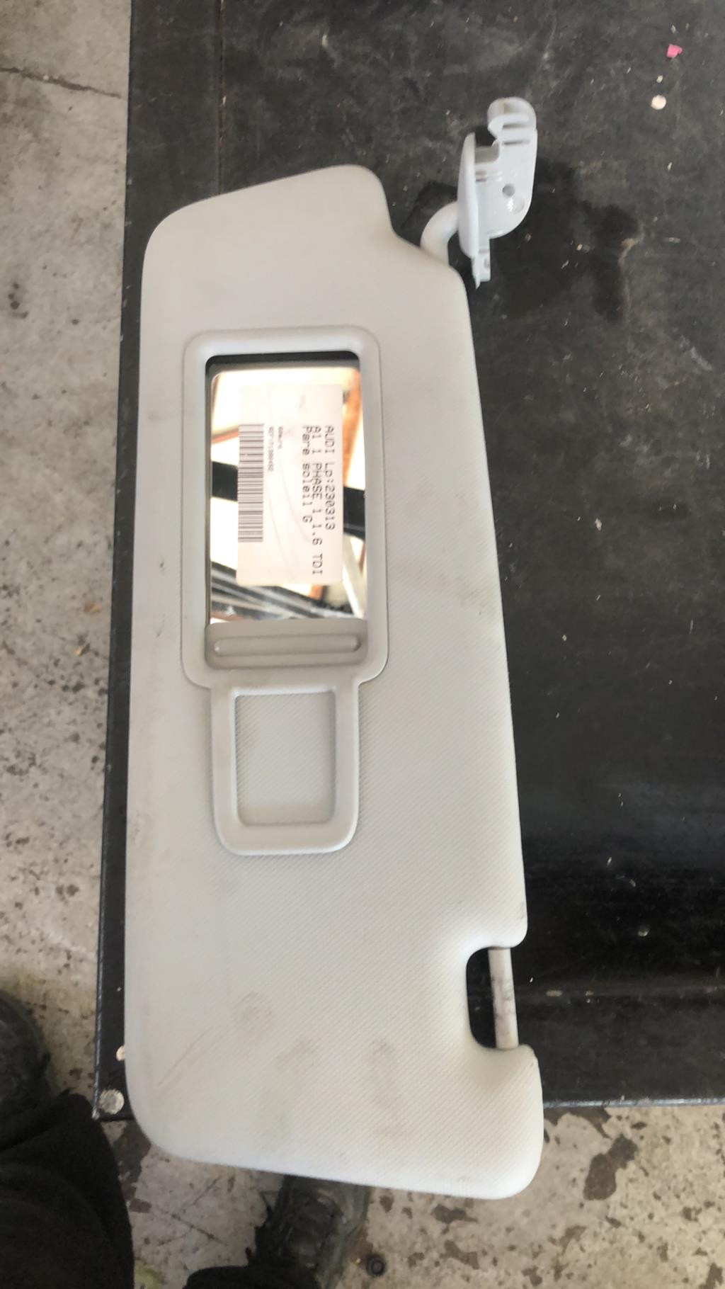 Pare soleil gauche AUDI A1 1 PHASE 1 Diesel - 1
