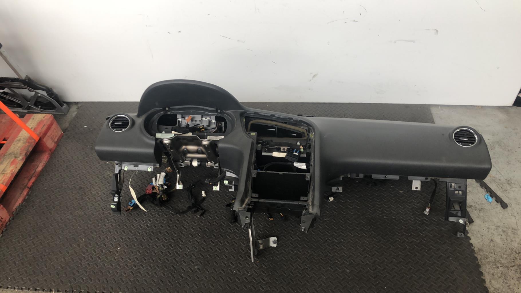 Planche de bord complete PEUGEOT 5008 1 PHASE 1 Diesel - 1