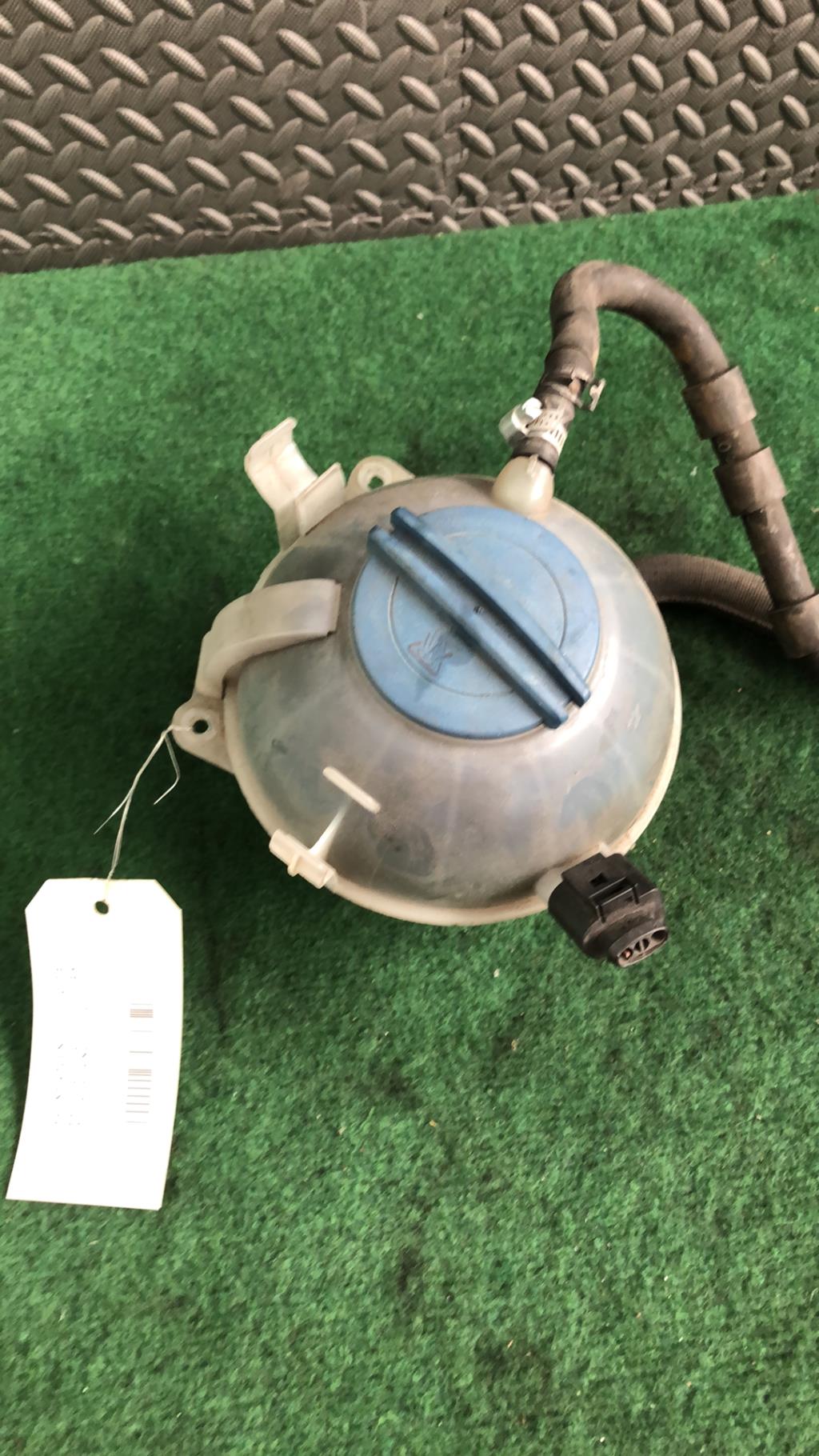 Vase d'expansion VOLKSWAGEN GOLF 6 Diesel - 1