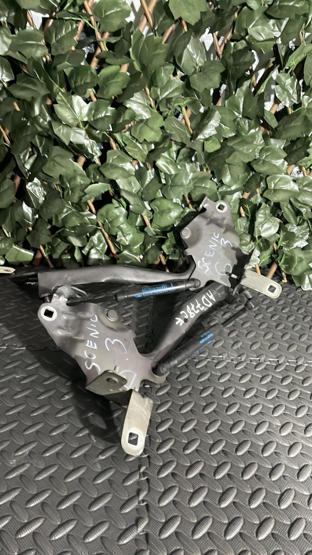 Charniere de capot RENAULT GRAND SCENIC 3 PHASE 1 Diesel - 1