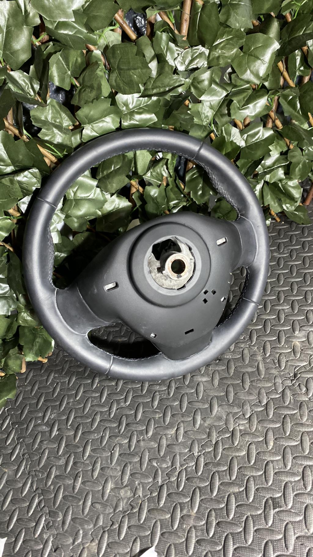 Volant RENAULT CLIO 4 PHASE 2 Essence - 1