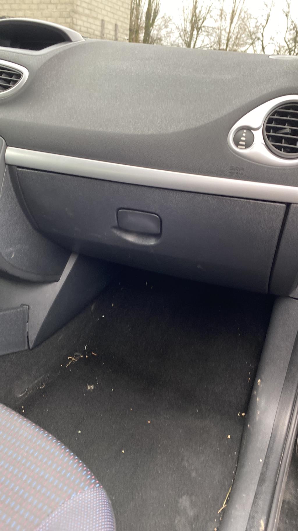 Boite a gants RENAULT CLIO 3 PHASE 1 Diesel - 1