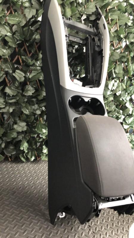 Accoudoir AUDI Q5 1 PHASE 2 Diesel - 1