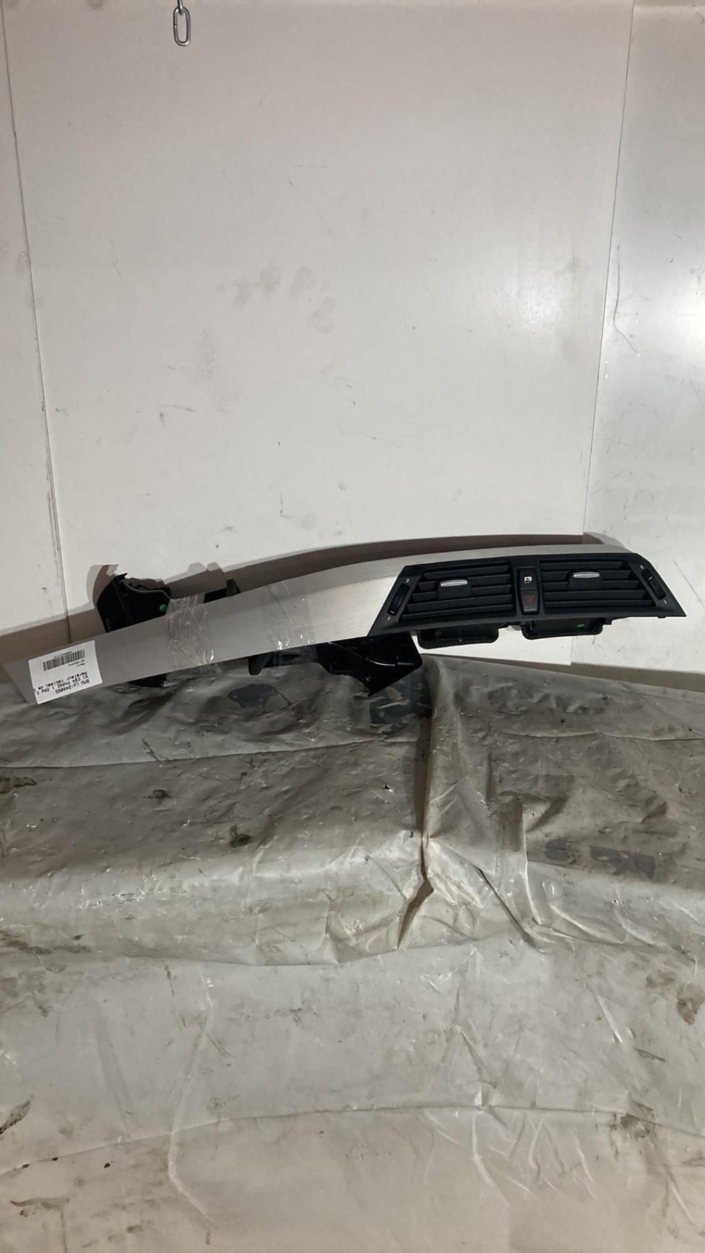 Aerateur tableau de bord BMW X1 E84 PHASE 1 Diesel - 1