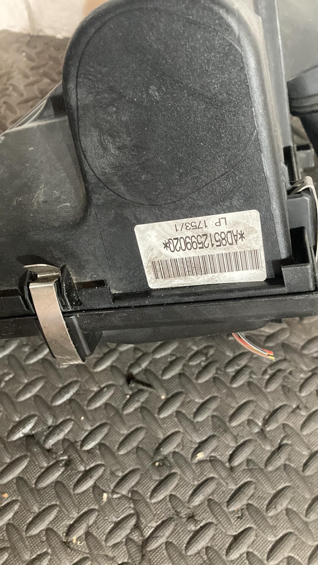 Boite a air BMW X1 E84 PHASE 1 Diesel - 1