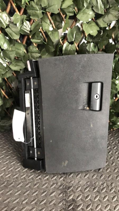 Boite a gants BMW X3 E83 PHASE 1 Diesel - 1