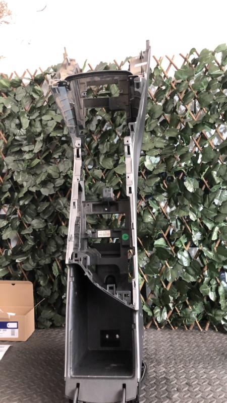 Console central (interieur plastique) HYUNDAI I 40 PHASE 1 BREAK Diesel - 1