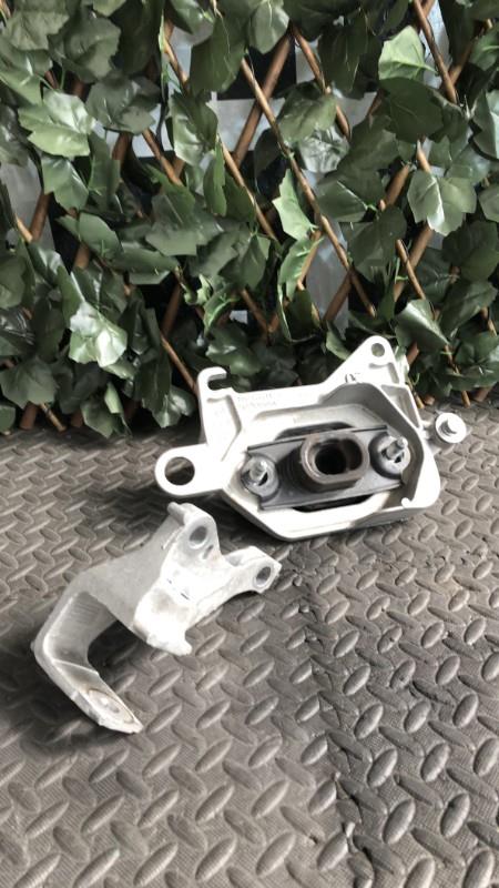 Support de boite RENAULT MEGANE 4 PHASE 1 Essence/Hybride - 1